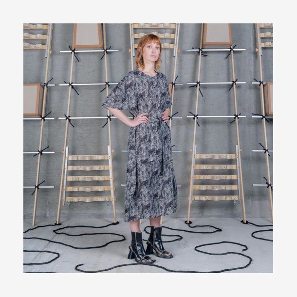 Henrik Vibskov - Kjole - Frown silk dress - Jumping Gents