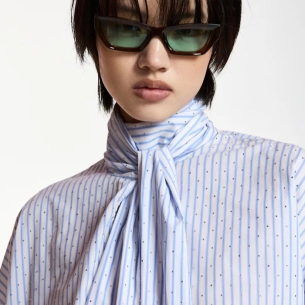 Essentiel Antwerp - Skjorte - Kefir pussy bow tie top - lysebl�/hvid